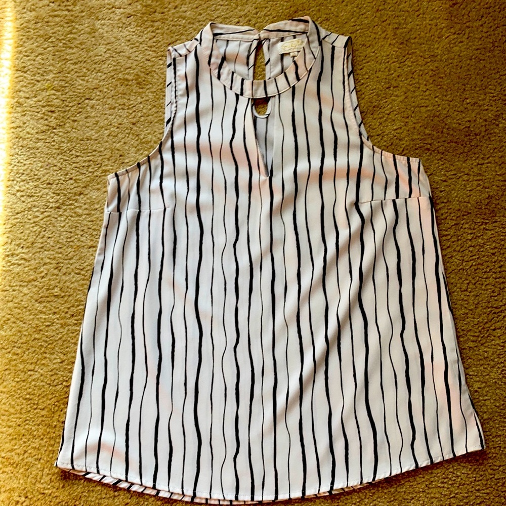Mudpie shirt size small